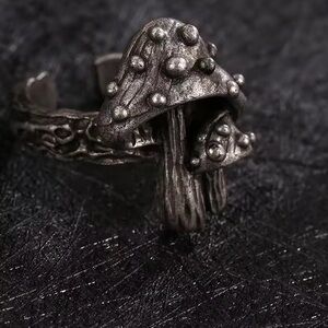 Vintage Dark Mushroom Opening Adjustable Women’s / Men’s Gothic Punk Ring
